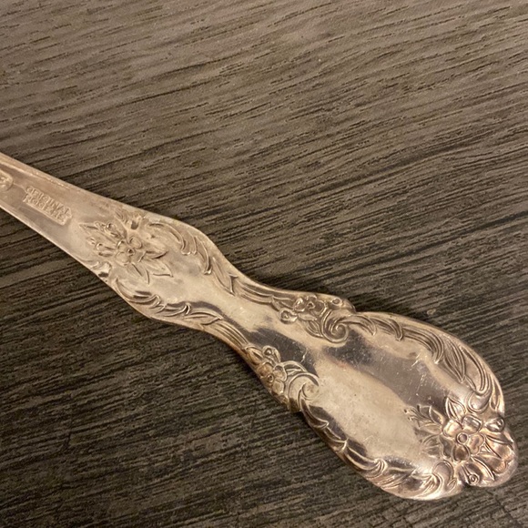 Vintage William Rogers pattern silver plated serving spoon - Picture 4 of 9